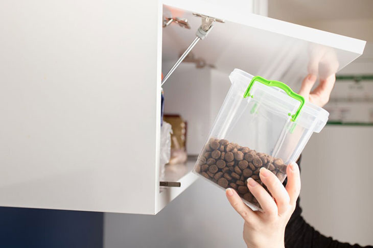 how to store dry dog food long term